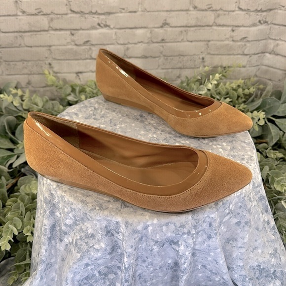 BCBGeneration “Alonsa” Caramel Suede Pointed Toe Dress Low Wedges WMS 7.5B🧡EUC - Picture 10 of 10